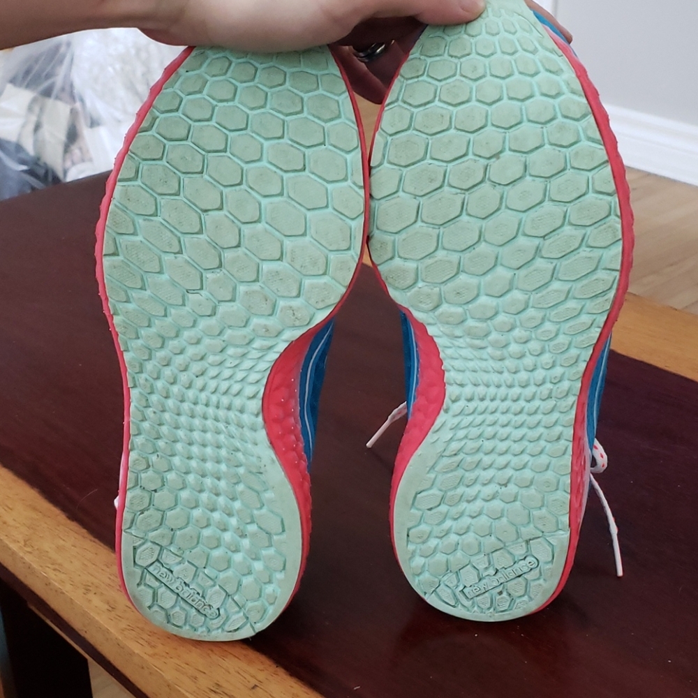 New Balance - Picture 2 of 3